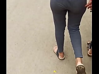 Indian College girl ass in Leggings panty outline